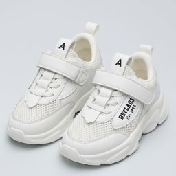 GIRL SHOOSE